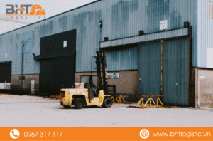 Vận chuyển h&agrave;ng h&oacute;a